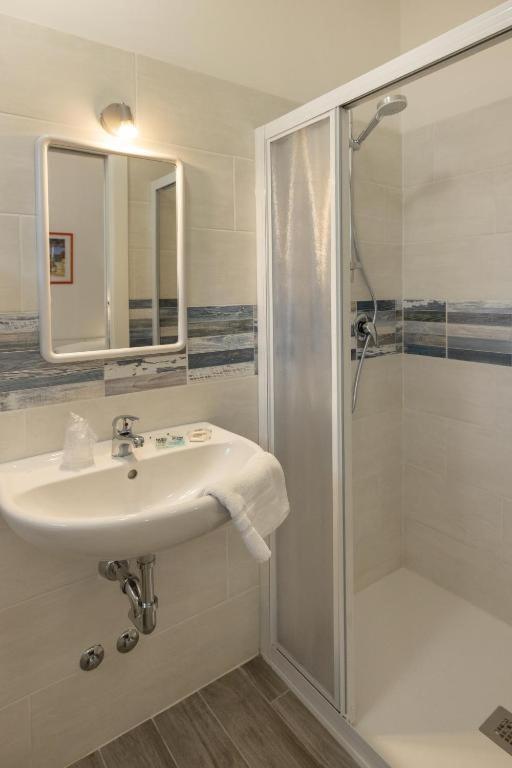 רימיני Hotel Giordo מראה חיצוני תמונה
