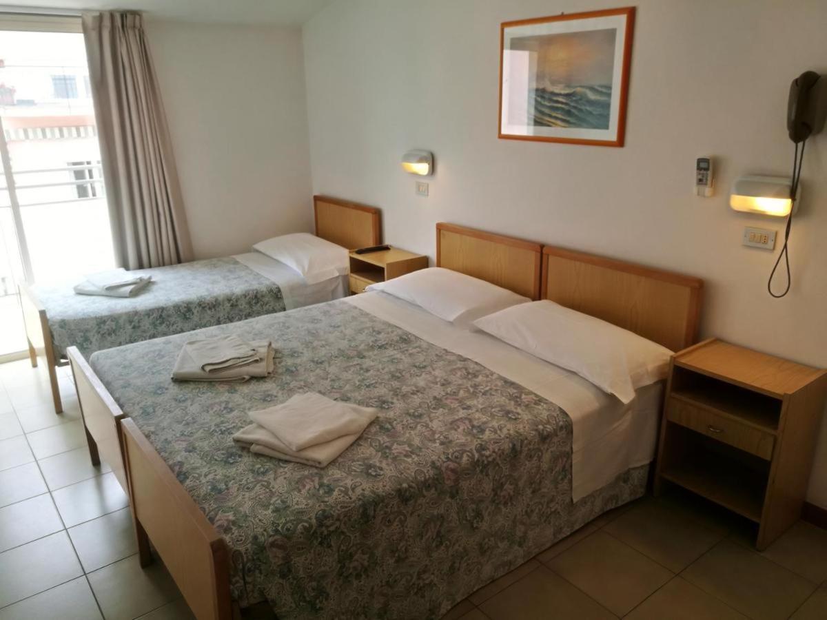 רימיני Hotel Giordo מראה חיצוני תמונה